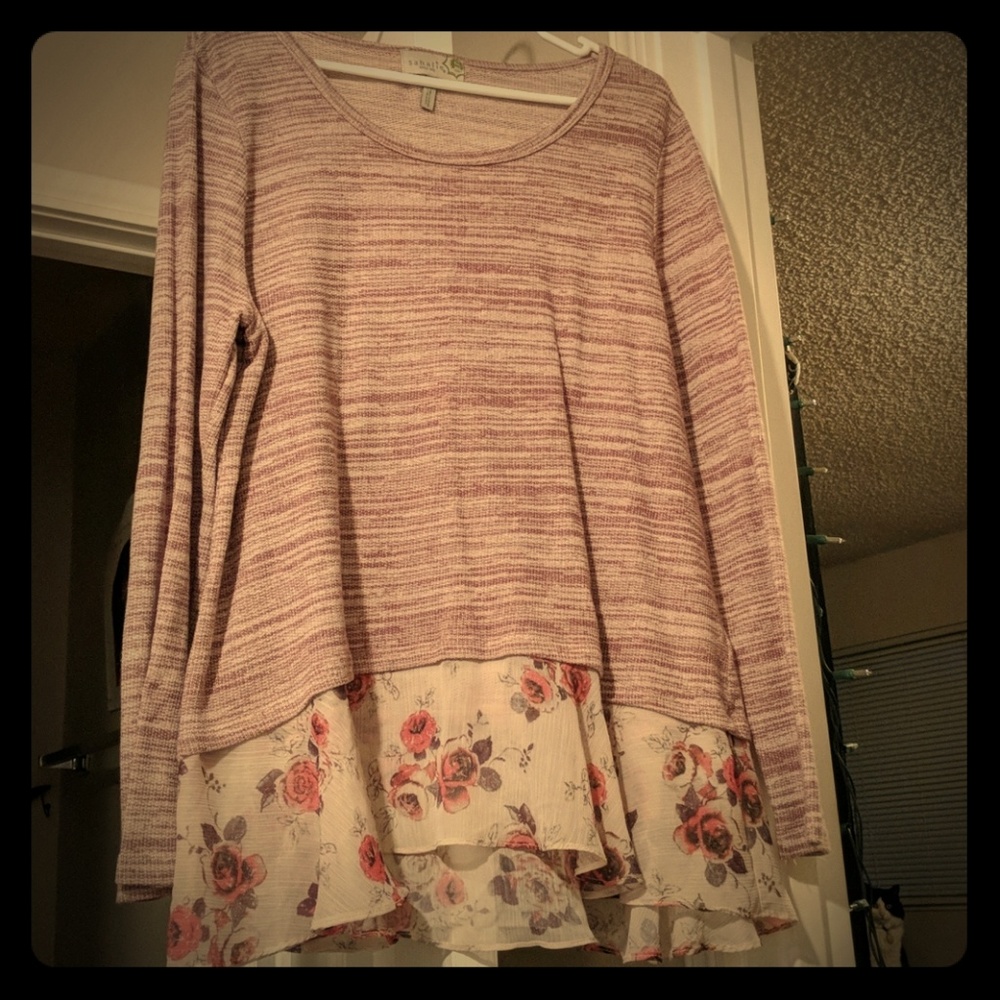 Sahalie--Long sleeved top with floral trim